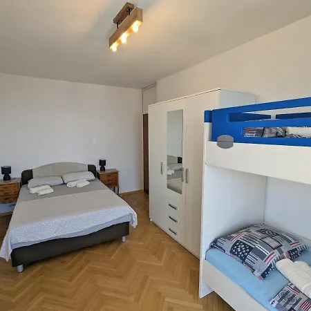 Banjino Apartment Split
